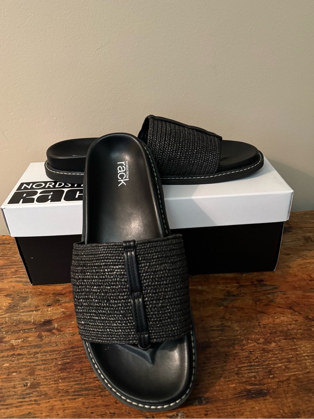 NWT Nordstrom Rack Women’s Black Woven Raffia Slide Sandals, size 9